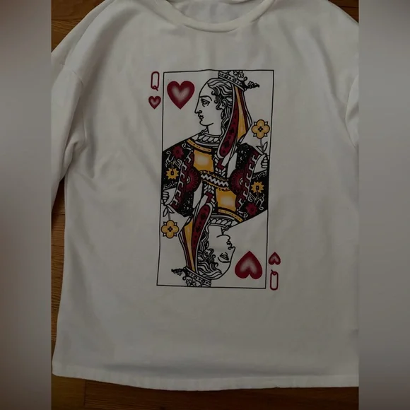 Women’s Lightweight Queen of Hearts Graphic Sweatshirt From Amazon - Picture 10 of 11